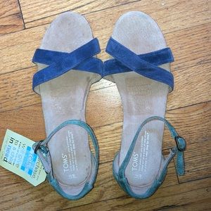 New- TOMS Correa Sandal